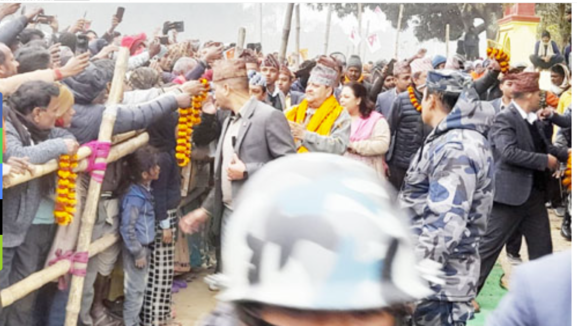 पुर्व राजा ज्ञानेन्द्रद्वारा शिव मन्दिरमा पुजा अर्चना, स्थानियले गरे स्वागत