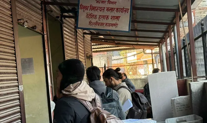 २ दिनदेखि भन्सार विभागको ‘सिस्टम’ नचल्दा सेवाग्राही मर्कामा