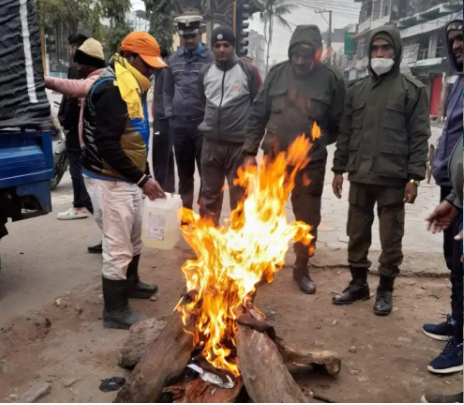 बीरगन्ज महानगरद्वारा सार्वजनिक स्थलहरूमा आगो ताप्ने व्यवस्था