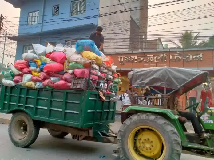 हेटौंडाको फोहोर उठ्न थाल्यो