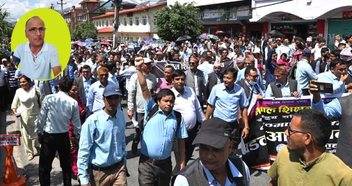 शिक्षक आन्दोलनमै अर्का शिक्षकमाथि हातपात