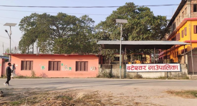 बटेश्वर गाउँपालिका कार्यालयमा अख्तियारको छापा, अनियमित योजनाका फाइल नियन्त्रणमा