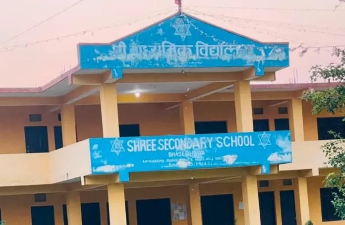 विद्यालयको कम्प्युटर चोरीमा संलग्न तीन युवक पक्राउ