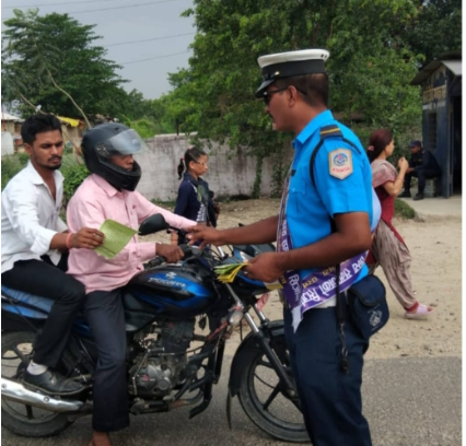 पर्सामा ट्राफिक सप्ताहको तेस्रो दिन सडक सुरक्षा सन्देशसहित जनचेतनामूलक कार्यक्रम