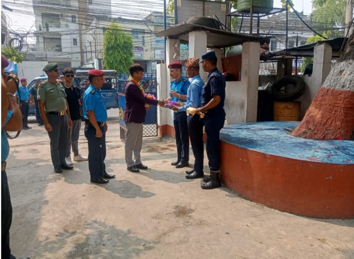(प्रजिअ) गणेश आर्यालद्वारा वडा प्रहरी कार्यालय बिर्तामा निरीक्षण तथा अनुगमन