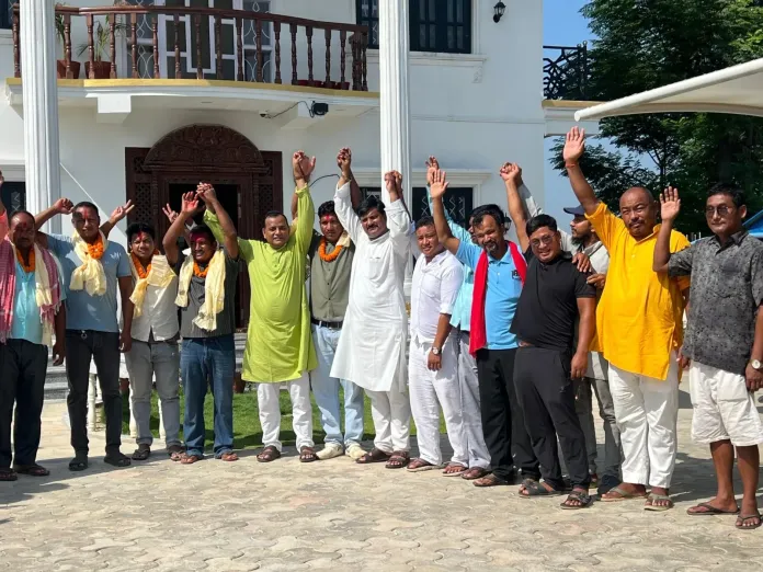 पर्सागढीमा माओवादी छाड्दै दर्जनौं नेता जसपामा प्रवेश