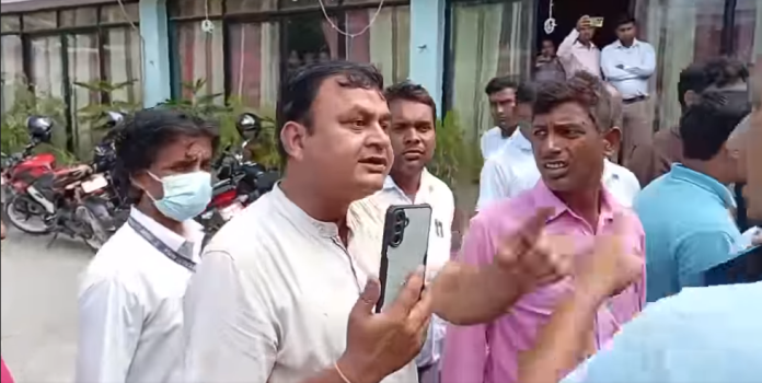 मदिरा सेवन गरी पत्रकारमाथि दुर्व्यवहार गर्ने जनस्वास्थ्य निरीक्षकमाथि कारबाहीको माग