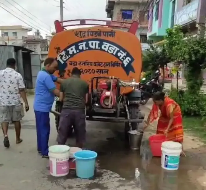 बीरगन्जमा दैनिक ५ लाख लिटर पानी वितरण