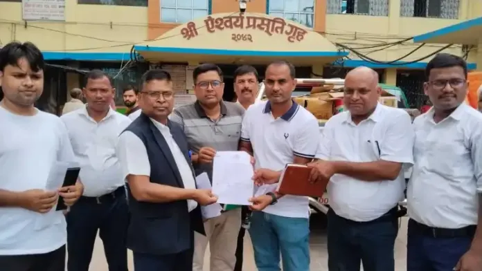 हैजा उपचारका लागि प्रदेश सरकारद्वारा नारायणी अस्पताललाई स्वास्थ्य सामग्री हस्तान्तरण