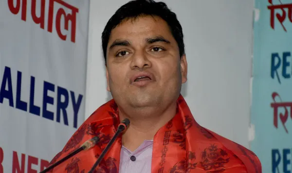 स्वास्थ्य मन्त्री पौडेल हैजा प्रभावित बीरगन्ज अनुगमनमा आउदै