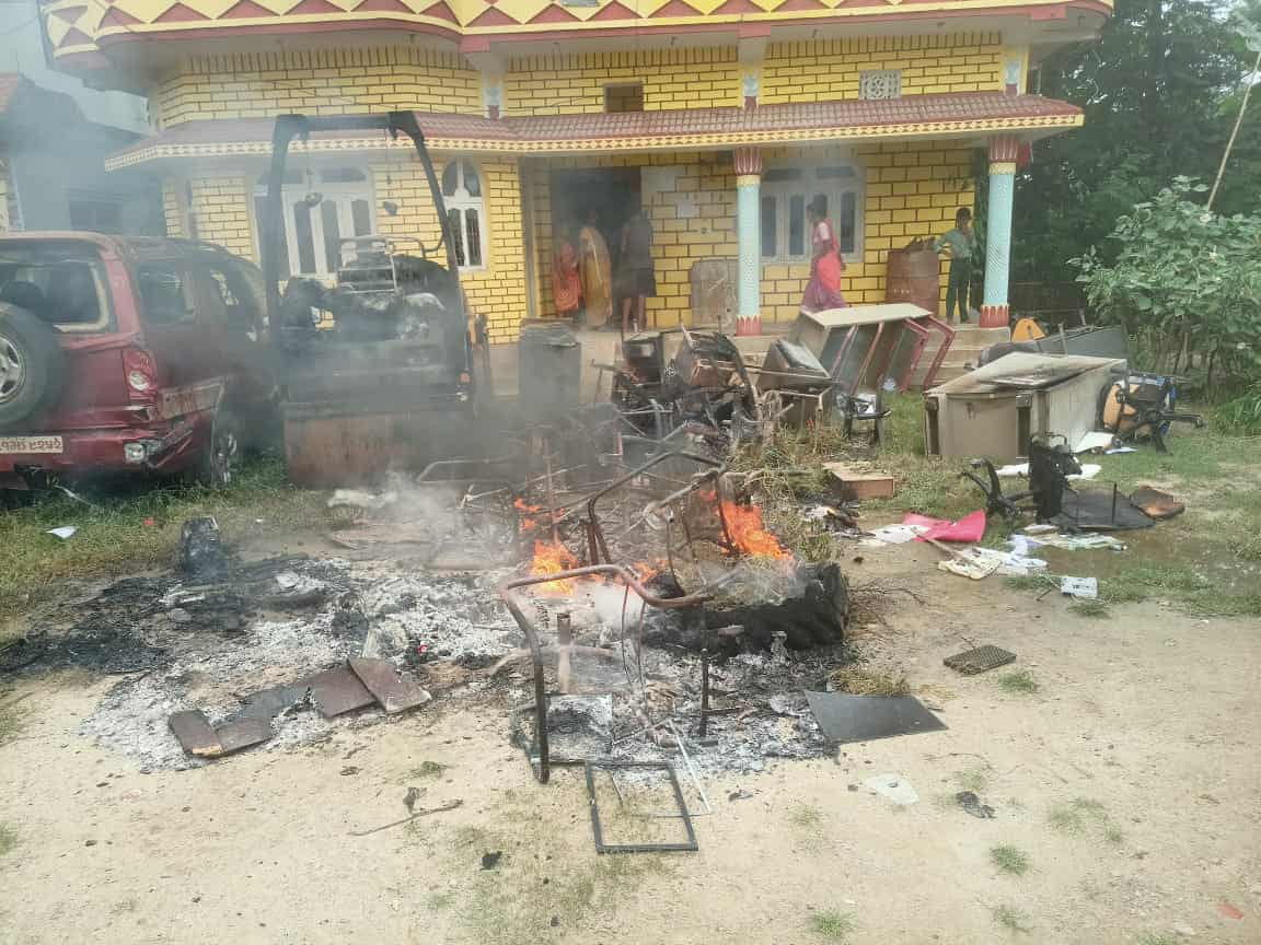 पर्साको ग्रामिण जिराभवानी गाउँपालिका कार्यालयमा पनि तोडफोड र आगजनी