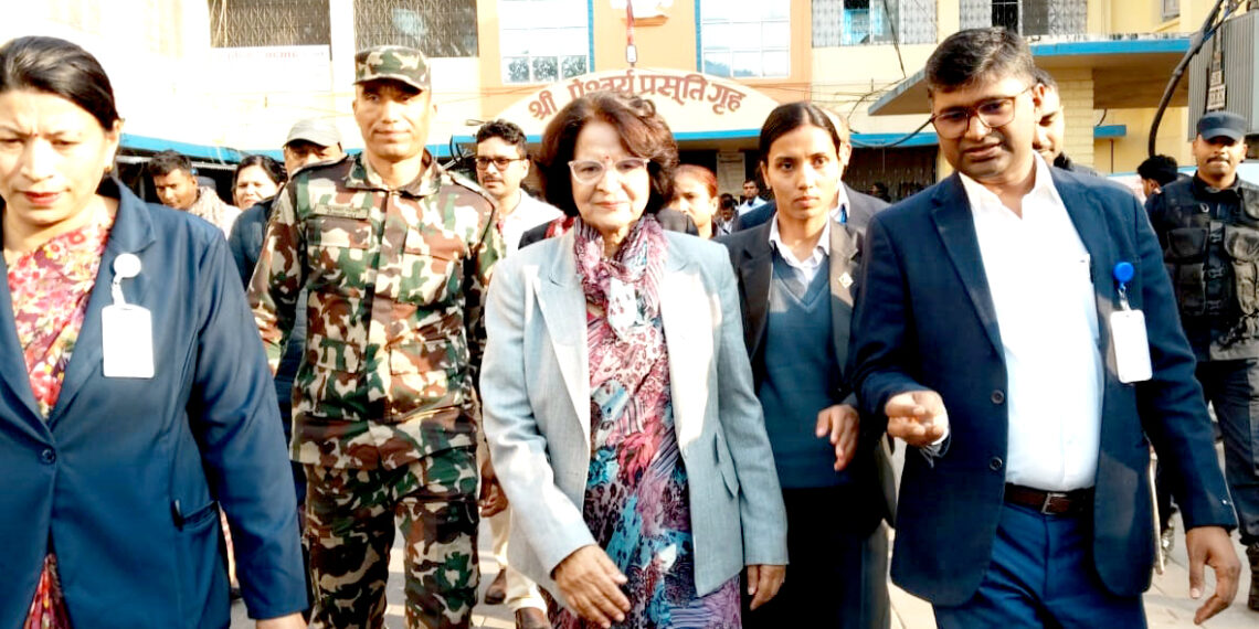 नारायणी अस्पतालमा मन्त्री शर्माको आकस्मिक स्थलगत अनुगमन, अस्पताल जीर्ण र जोखिमयुक्त बन्दै गएको अवस्थाप्रति गम्भीर चिन्ता