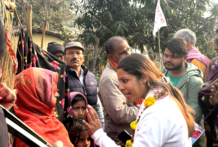 वीना जैसवाल कुर्मीको घरदैलो अभियान तीव्र, मतदातासँग प्रत्यक्ष संवाद