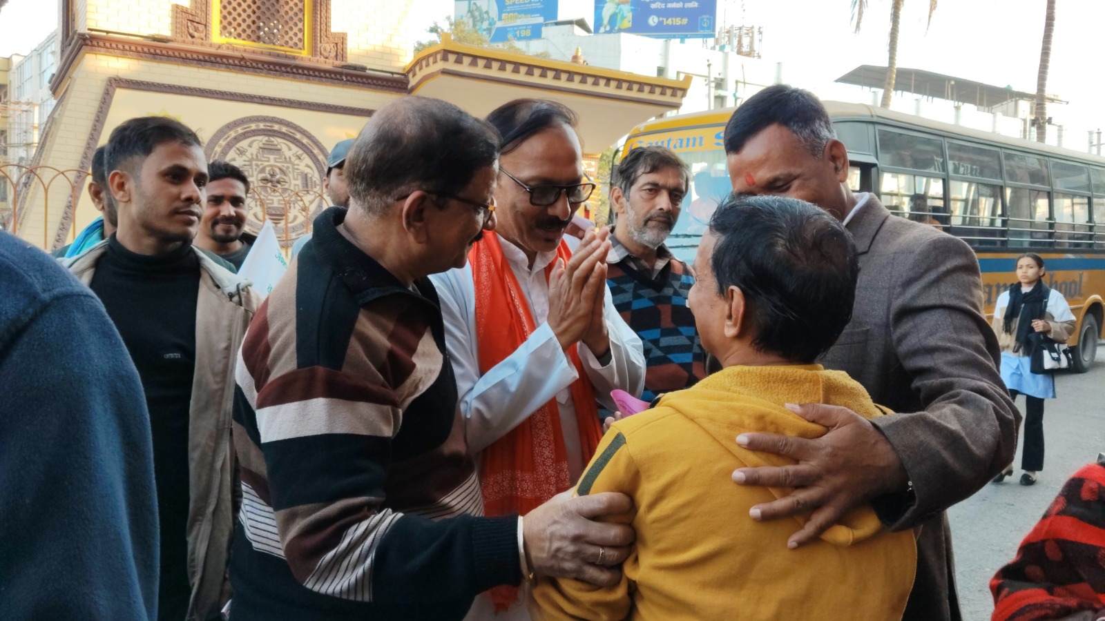 पर्सा–२ मा टेमानीको घरदैलोले तातेको चुनावी माहोल, जनविश्वास बलियो बन्दै