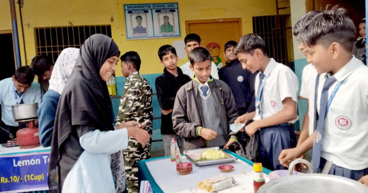 सगरमाथा स्कुलमा ‘फुड फेस्टिभल’: विद्यार्थीका हातमा सीप, मनमा संस्कार